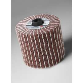 7010329879 Scotch-Brite™ Deburr & Finish PRO Recessed Core Flap Brush, 4-1/2 in x 4 in x 1-1/4 in 6C MED+