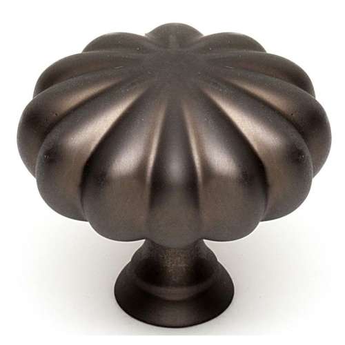 Knob Traditional 1-1/2-in in Chocolate Bronze