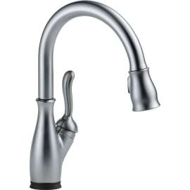 Single Handle Pull-Down Kitchen Faucet with Touch2O Technology