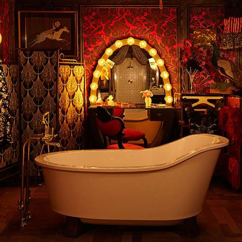 Freestanding Soaking Tub with Feet, in Canvas White / Weathered Oak