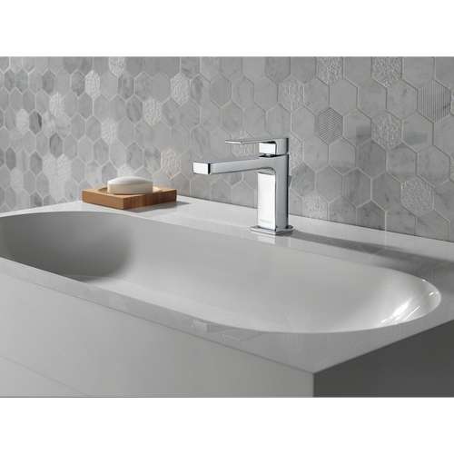 P1519LF-0.5-M Xander Single Handle Bathroom Faucet in Chrome
